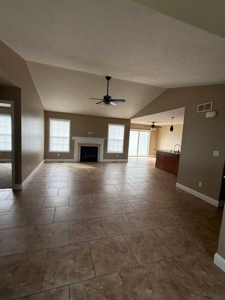 417 Dalhlia Dr - Photo 3 of 11