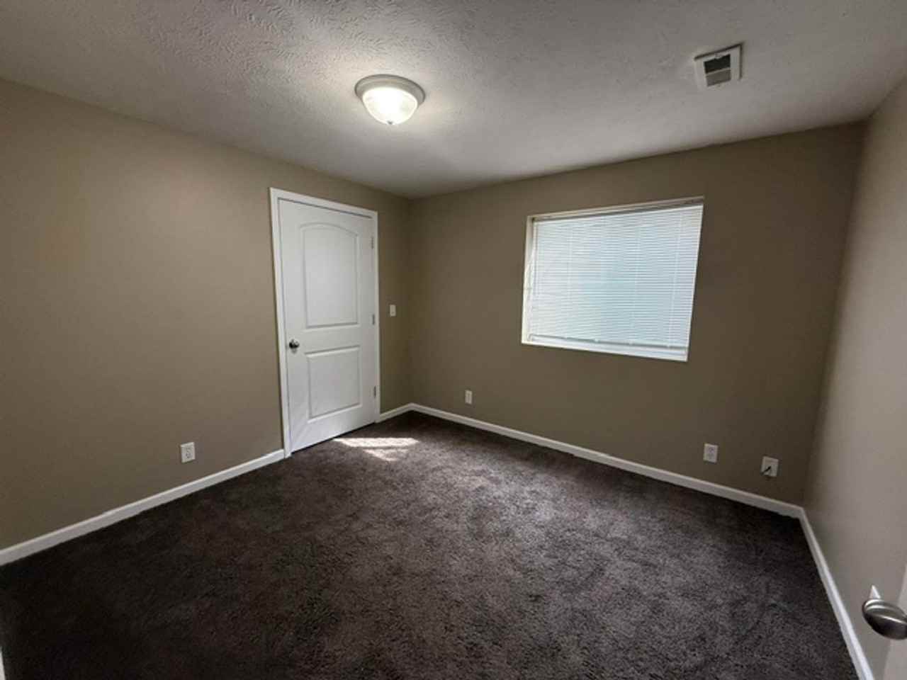 417 Dalhlia Dr - Photo 5 of 11