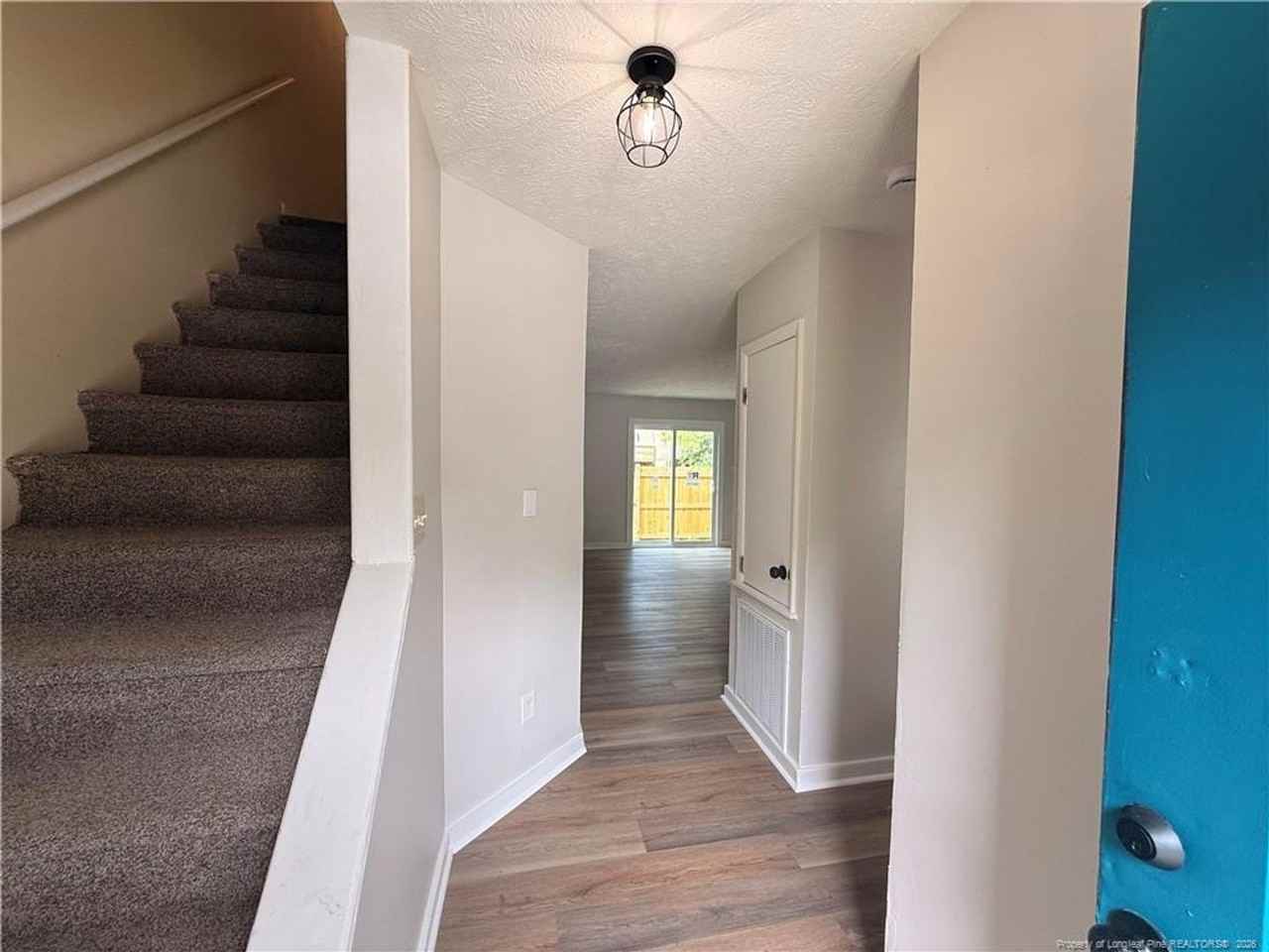 1422 Tangora Ln - Photo 2 of 14