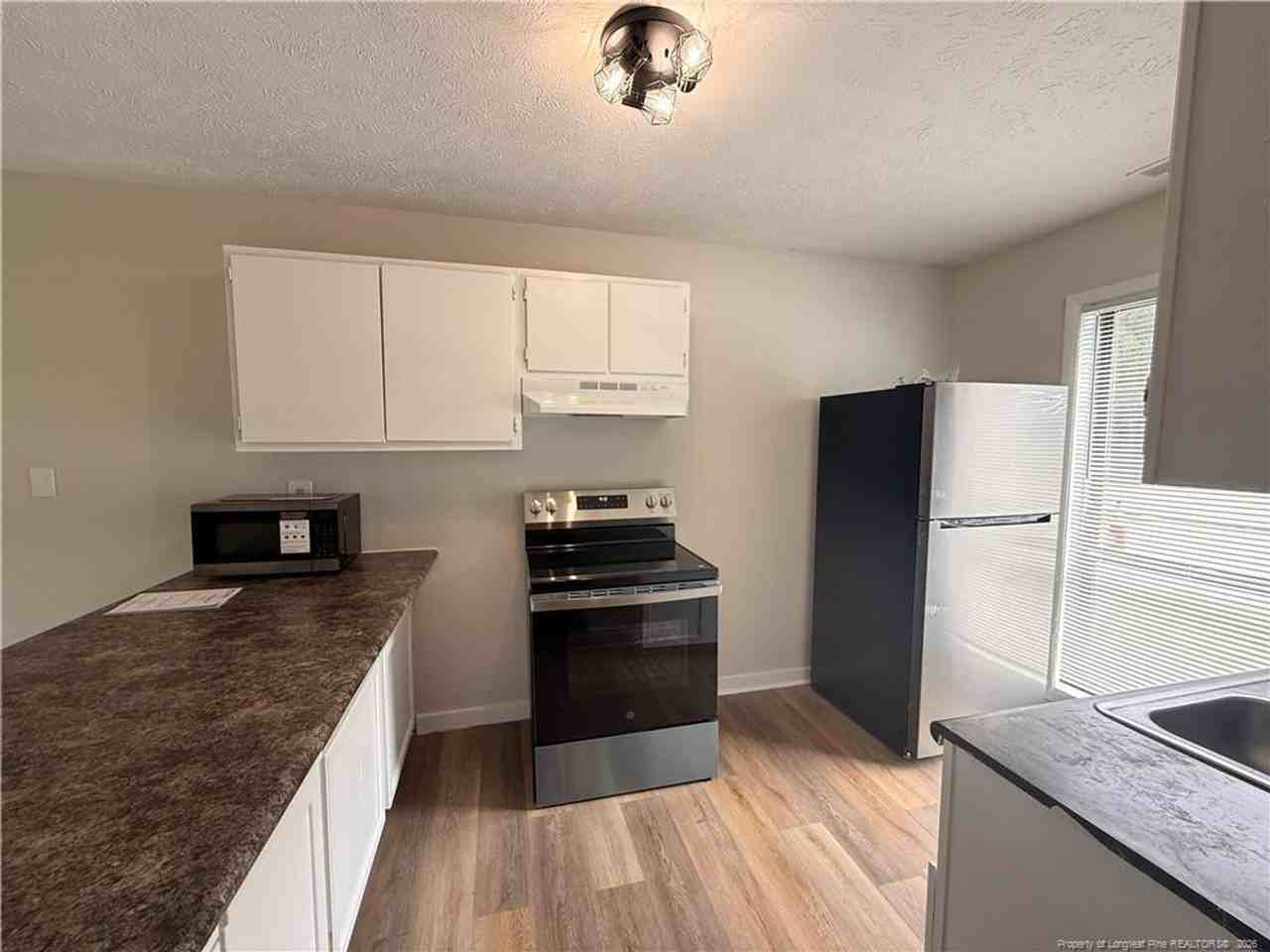 1422 Tangora Ln - Photo 3 of 14