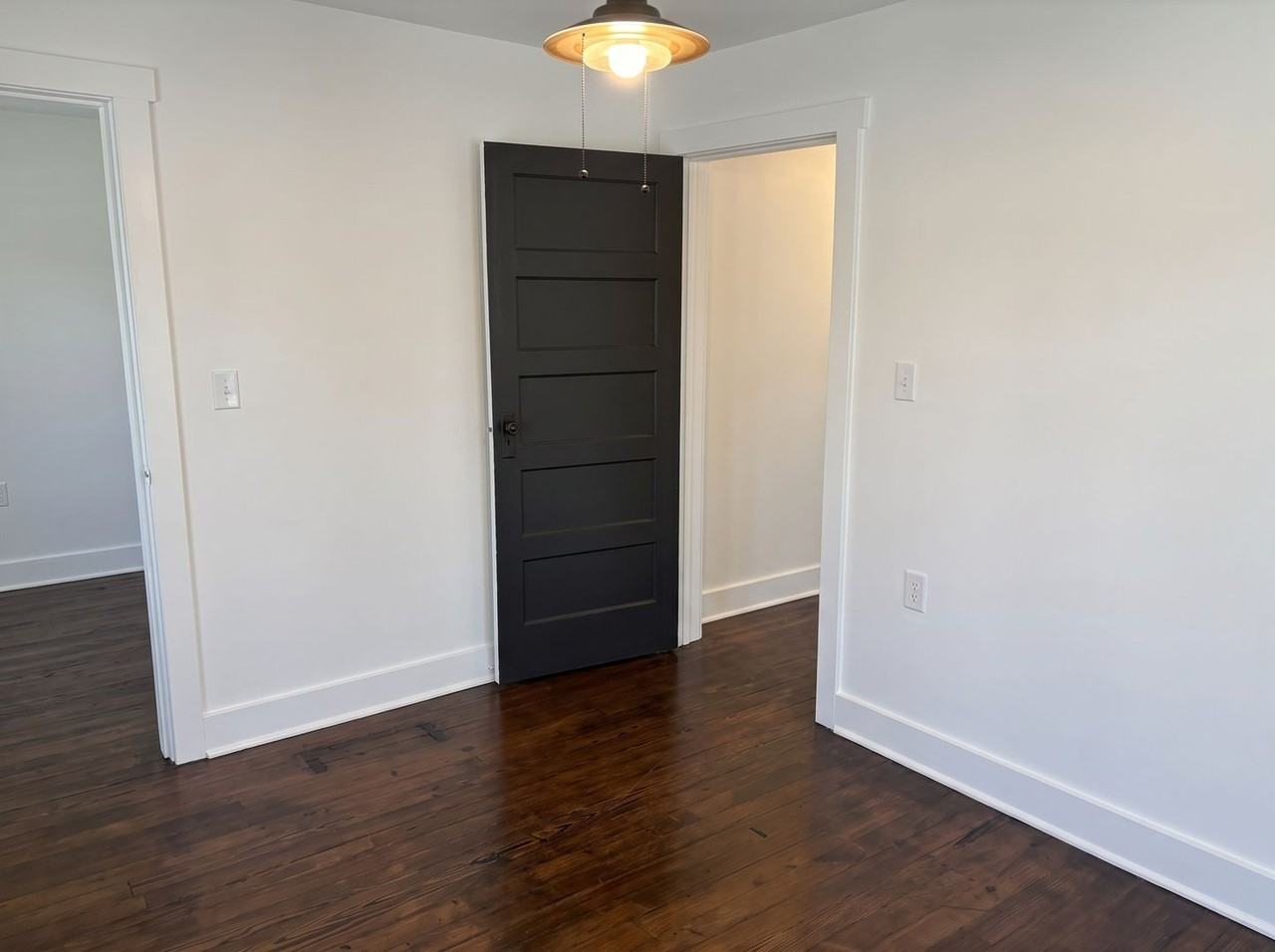1149 Raymond St - Photo 3 of 9