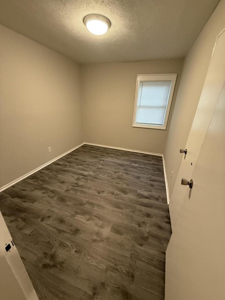 1513 Aldrich St Ne - Photo 6 of 7