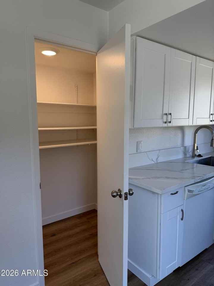 8235 N 34th Dr - Photo 7 of 20