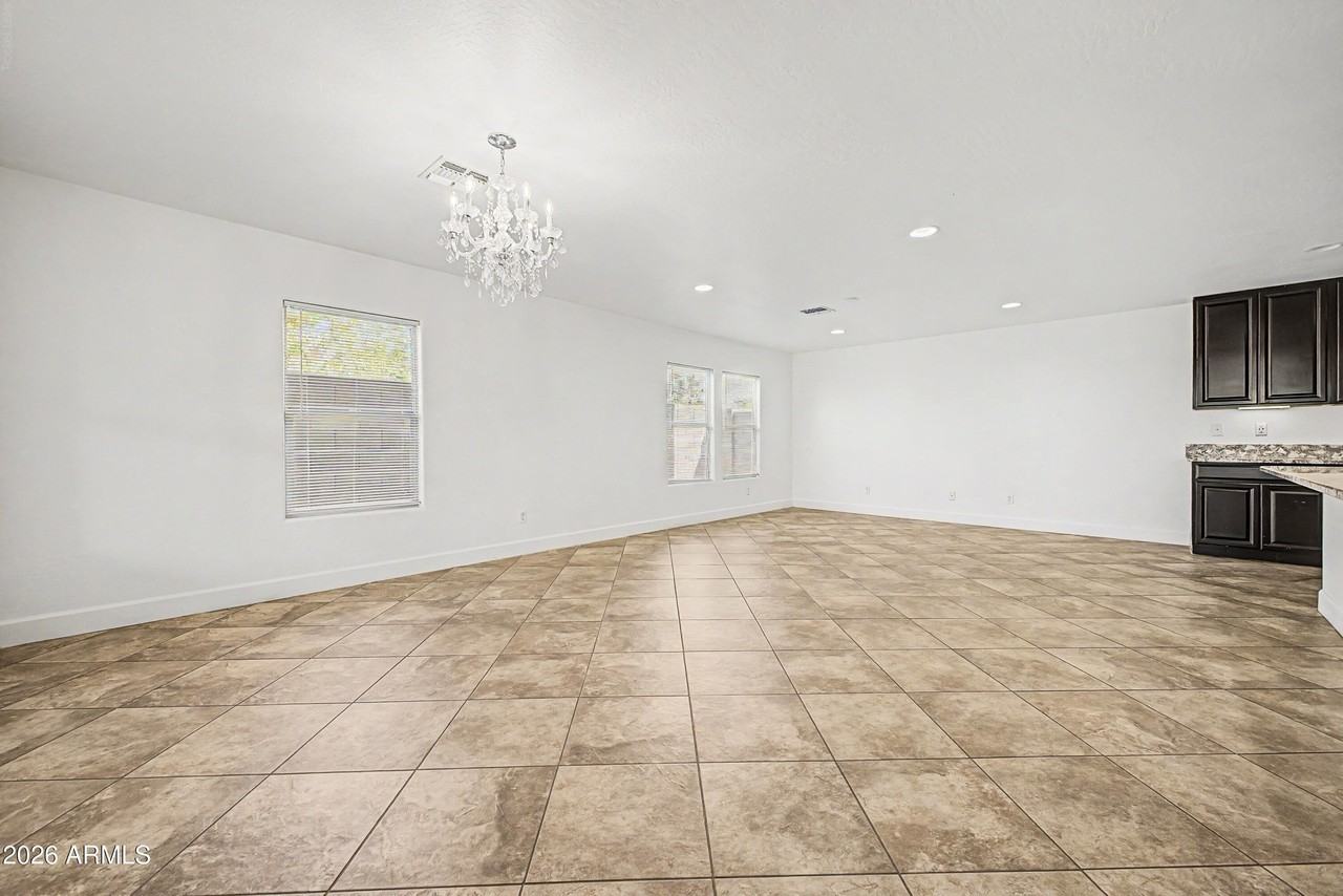 16332 W Moreland St - Photo 3 of 31