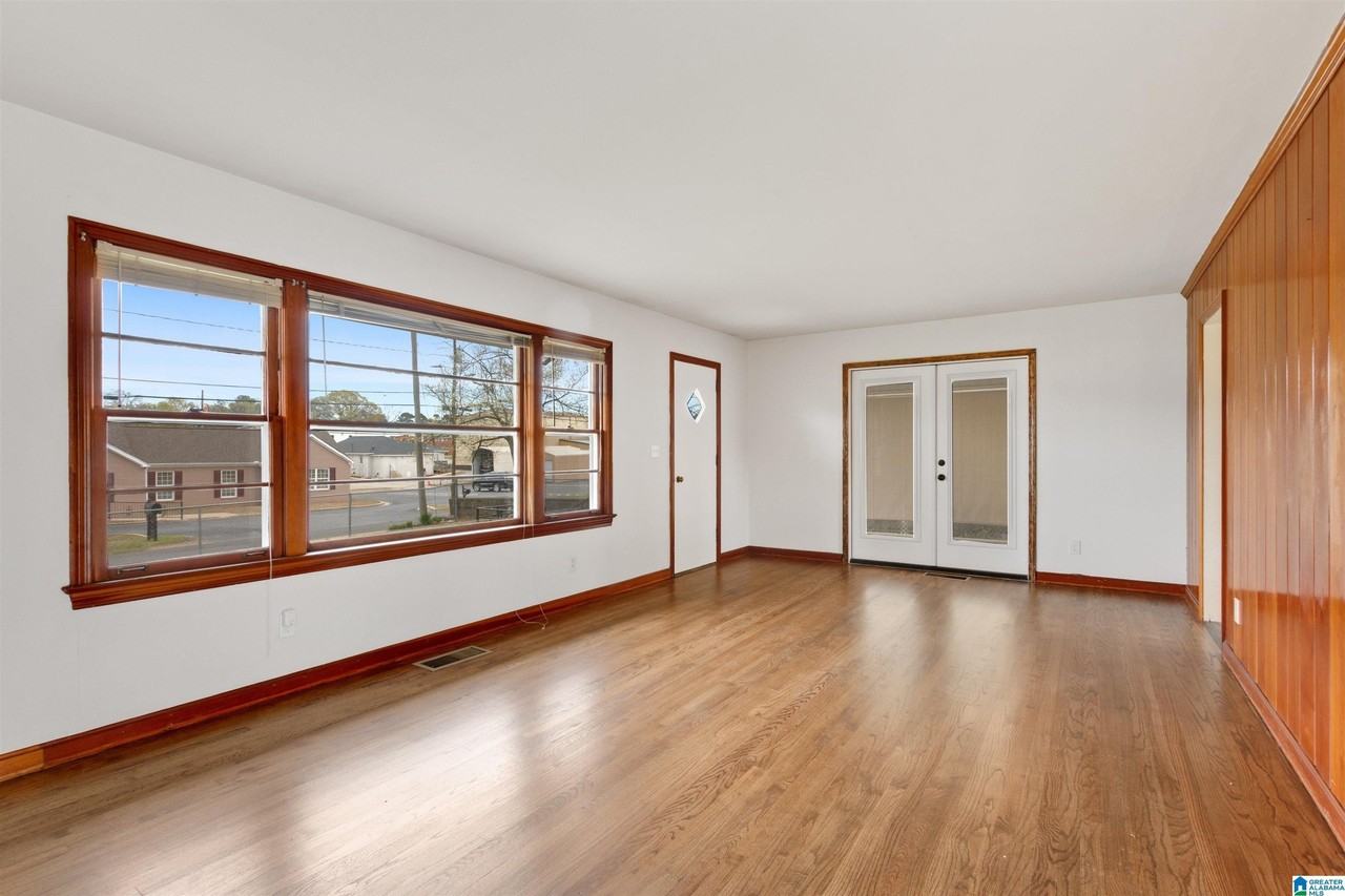 2518 20th Ave - Photo 4 of 13
