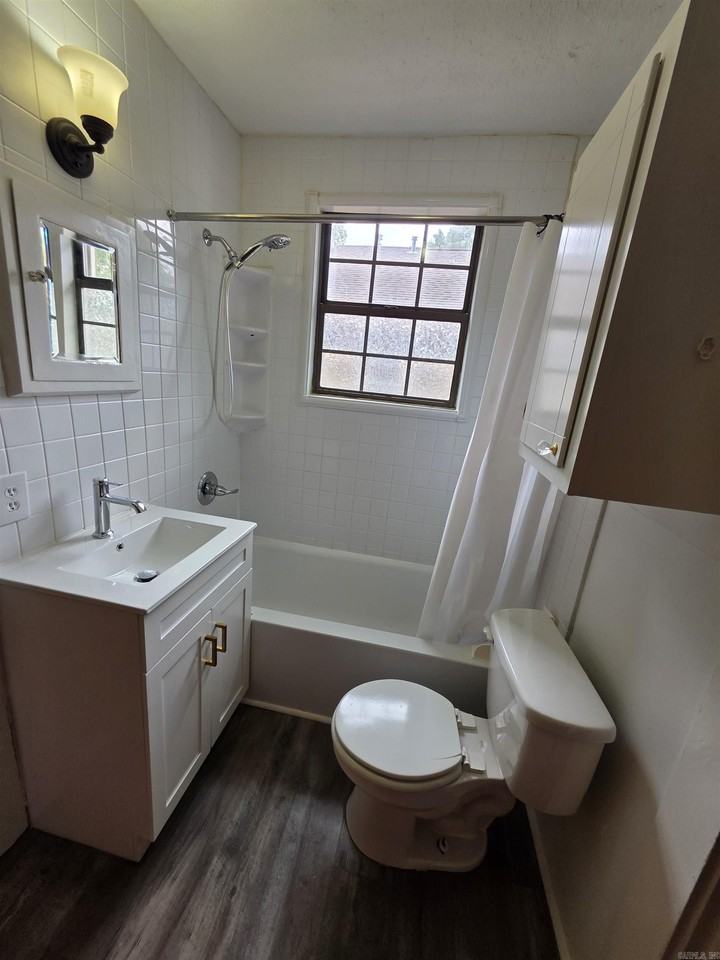 108 S Valentine St - Photo 7 of 11
