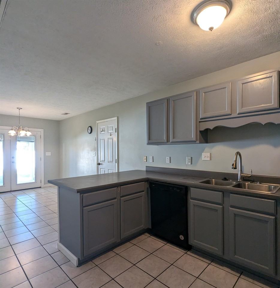 8031 Resin Rd - Photo 7 of 11