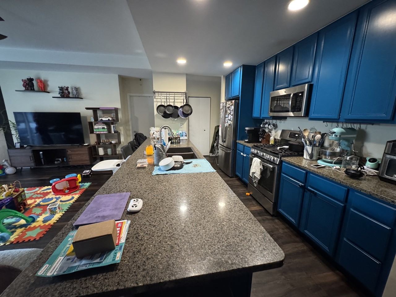 2307 W Wolfram St #214 - Photo 5 of 30