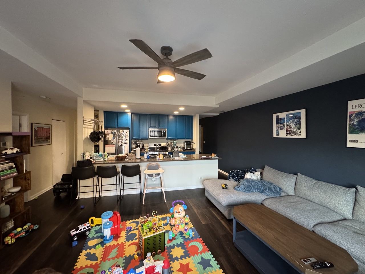 2307 W Wolfram St #214 - Photo 6 of 30