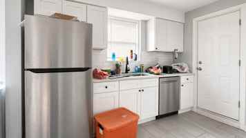 featured image of 3338 W Bryn Mawr Ave #2R