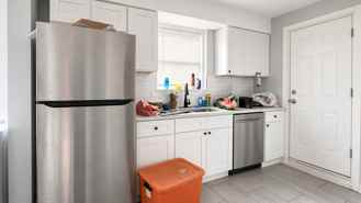 3338 W Bryn Mawr Ave #2R - Photo 1 of 1