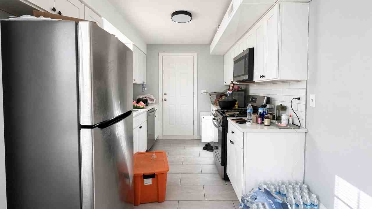 3338 W Bryn Mawr Ave #2R - Photo 3 of 11