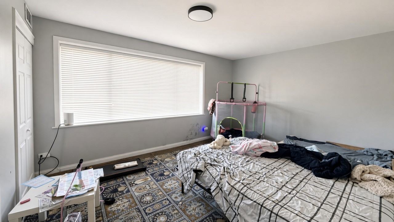 3338 W Bryn Mawr Ave #2R - Photo 7 of 11