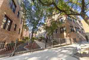 featured image of 3720 N Pine Grove Ave