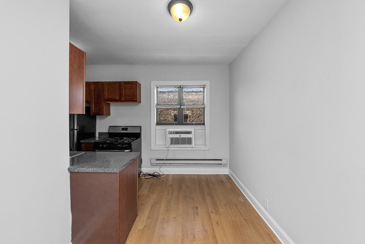 3720 N Pine Grove Ave #3720E1 - Photo 6 of 11