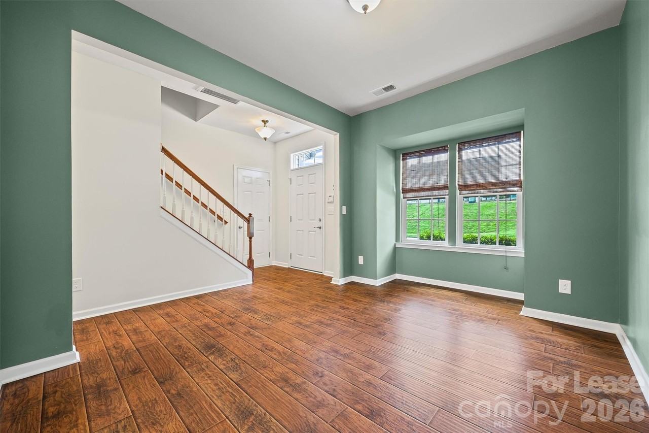 9736 Springholm Dr - Photo 5 of 39