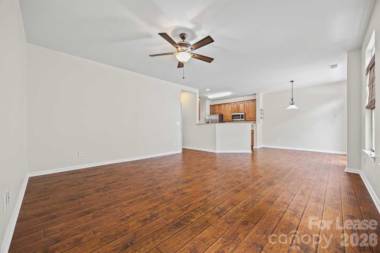 9736 Springholm Dr - Photo 7 of 39