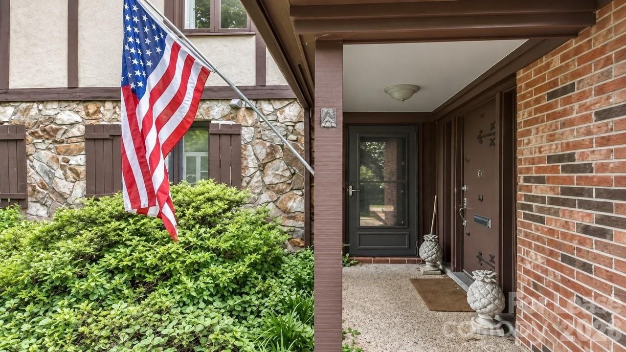 7014 Quail Hill Rd - Photo 2 of 22