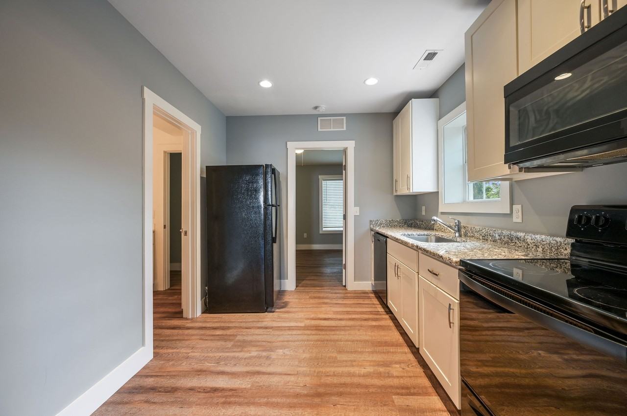 302 Main St #1 - Photo 5 of 13