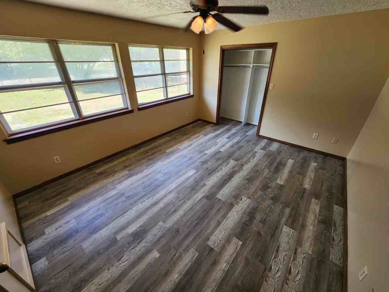 415 W 14th St #1 - Photo 6 of 12