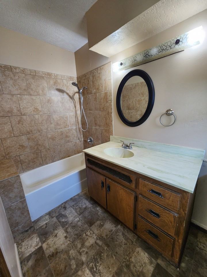 415 W 14th St #1 - Photo 7 of 12