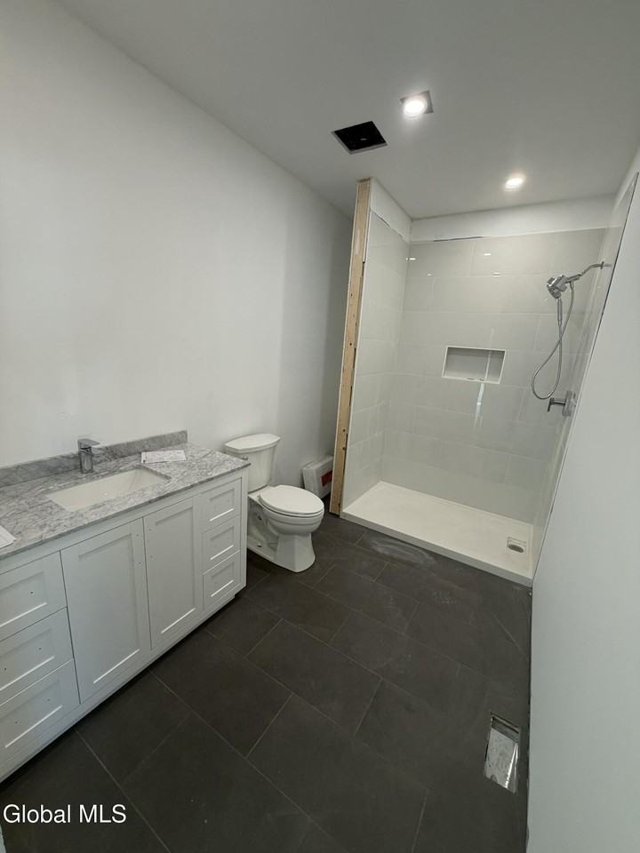 110 Panorama Dr - Photo 4 of 10
