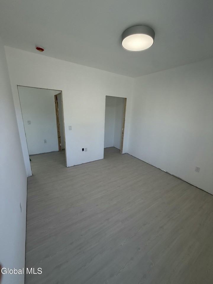 110 Panorama Dr - Photo 5 of 10