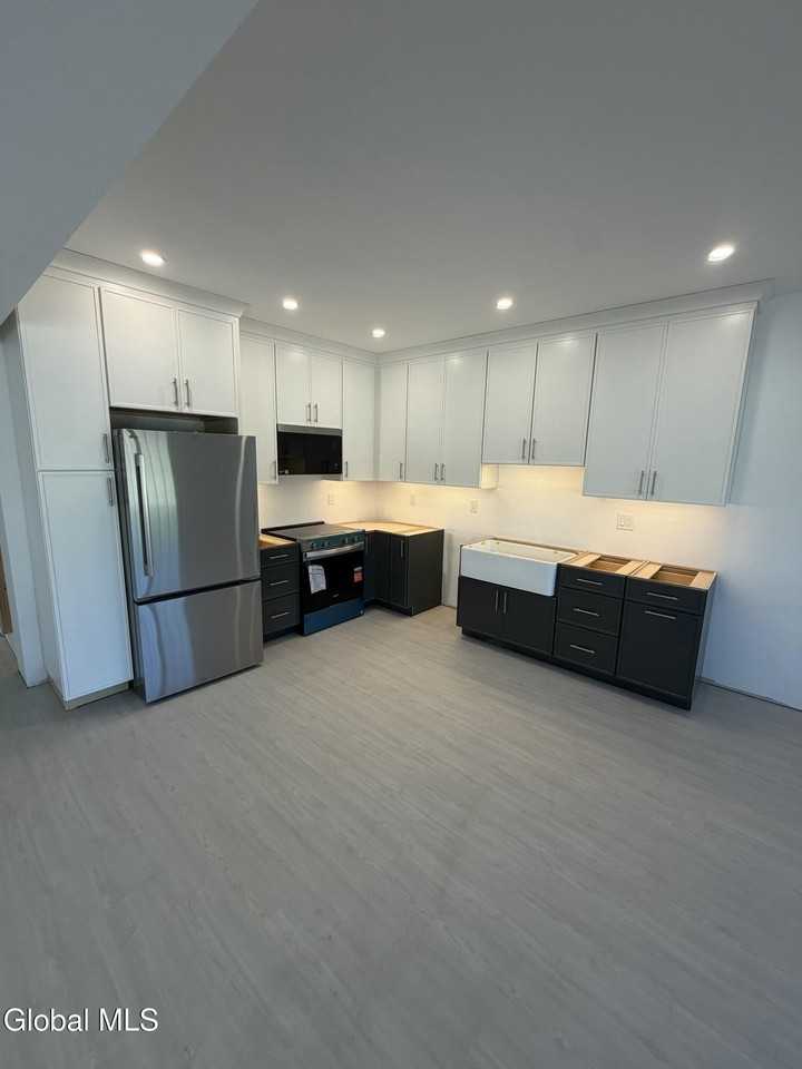 110 Panorama Dr - Photo 7 of 10