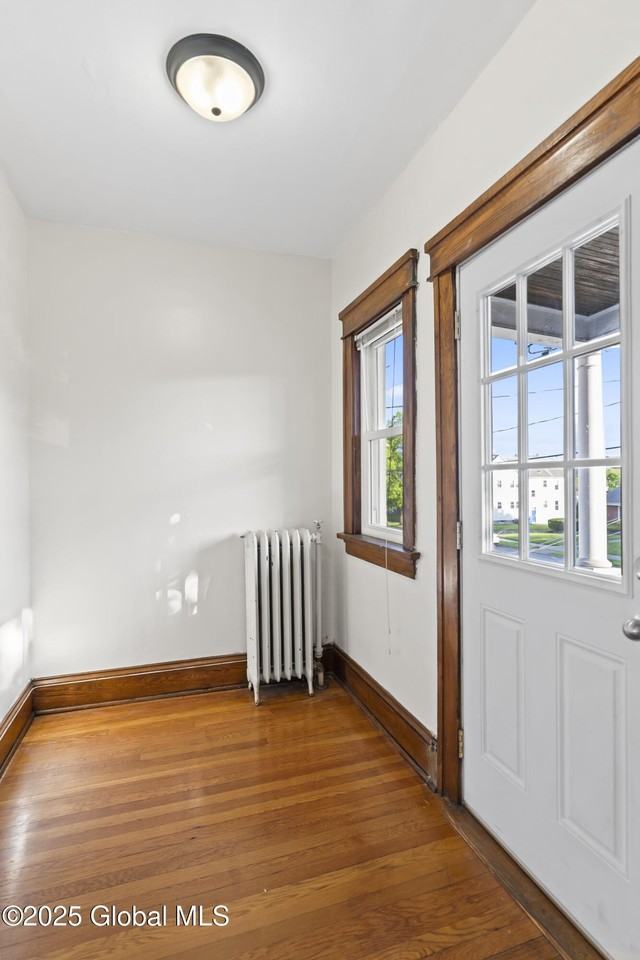 831 Washington Ave #2 - Photo 4 of 29