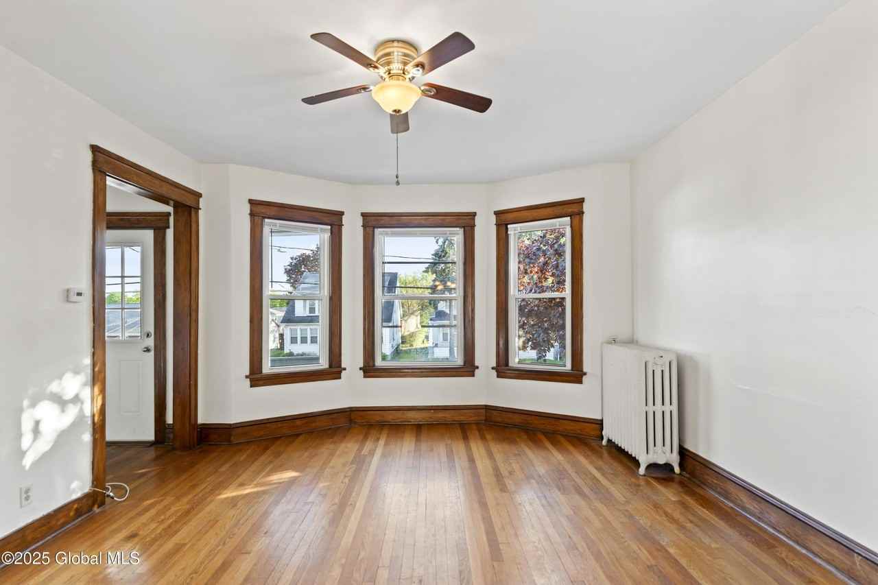 831 Washington Ave #2 - Photo 6 of 29