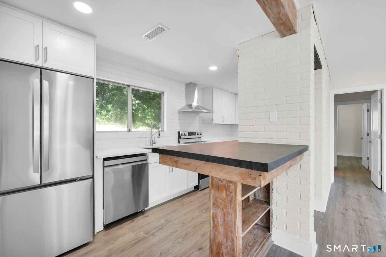 450 Danbury Rd - Photo 4 of 21
