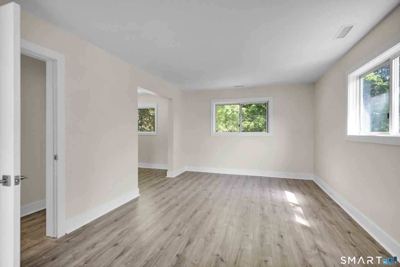 450 Danbury Rd - Photo 6 of 21