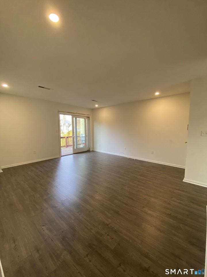108 Seaside Ave #G - Photo 2 of 14