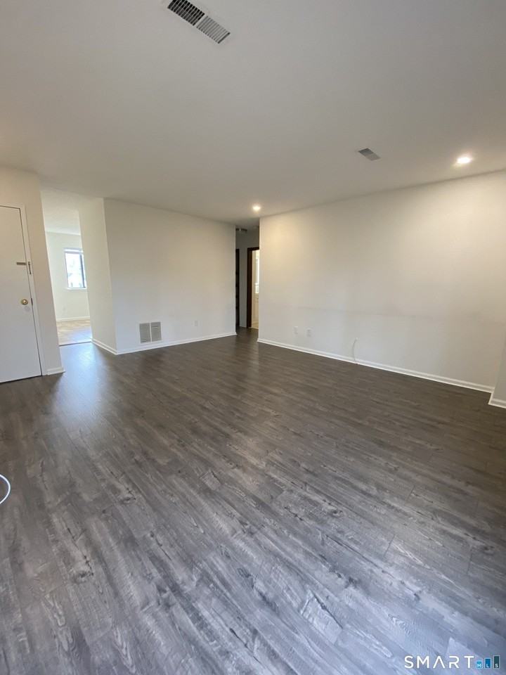 108 Seaside Ave #G - Photo 3 of 14
