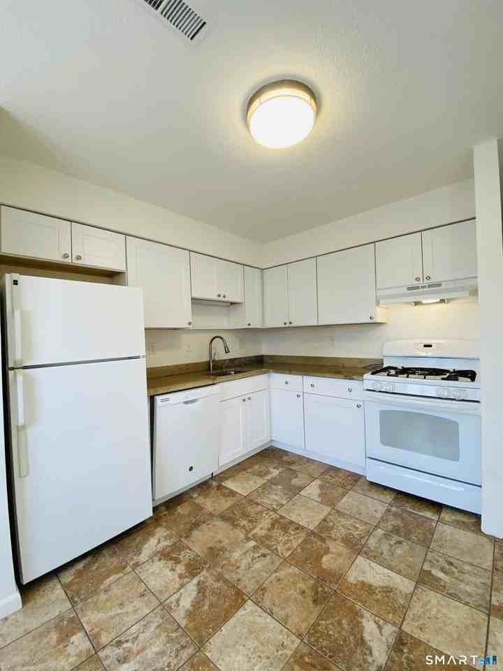 108 Seaside Ave #G - Photo 5 of 14