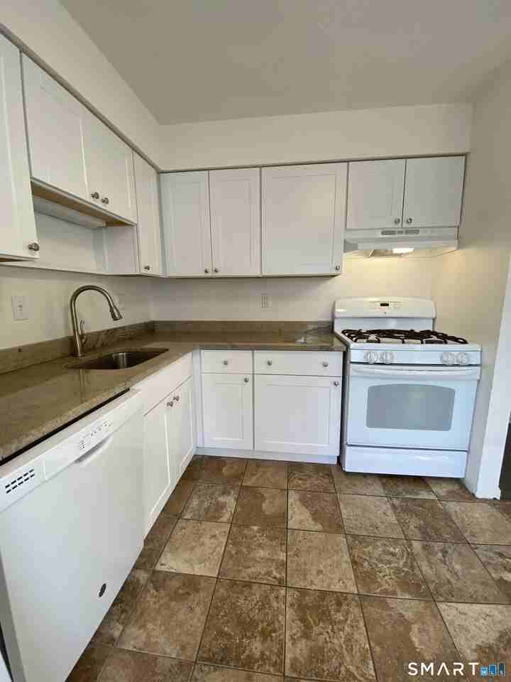 108 Seaside Ave #G - Photo 7 of 14