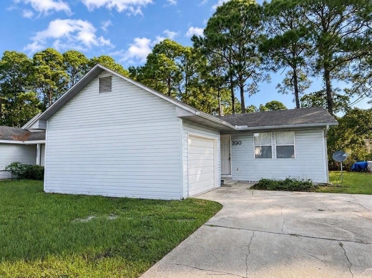 330 Michael Cir - Photo 2 of 13