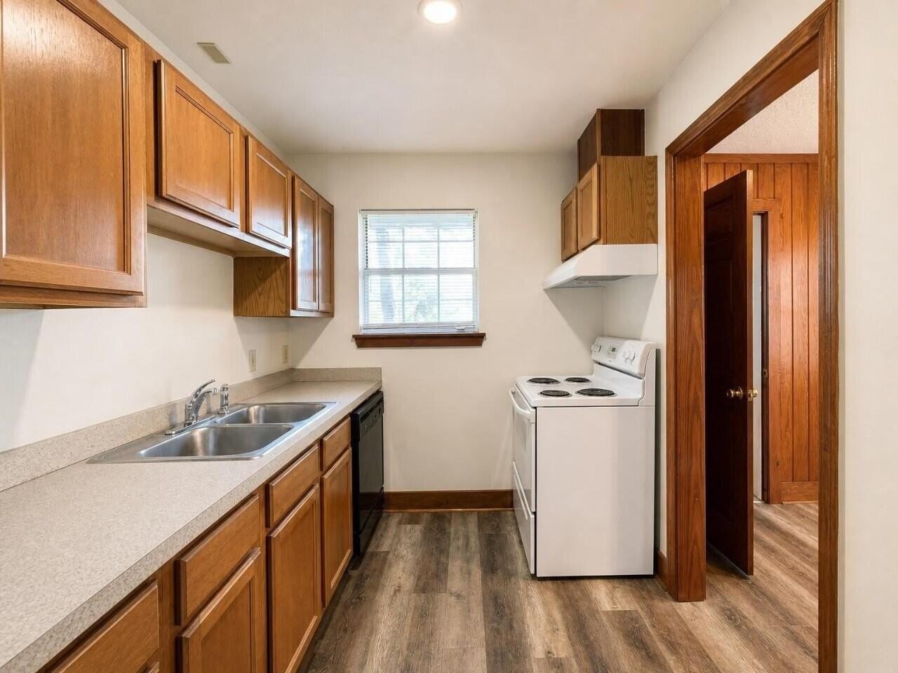 330 Michael Cir - Photo 4 of 13