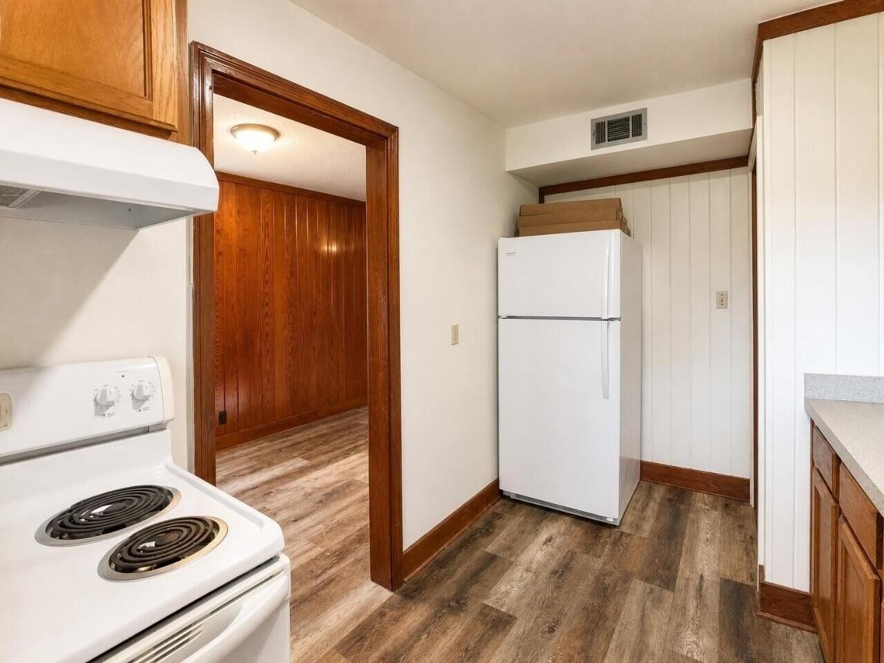 330 Michael Cir - Photo 5 of 13