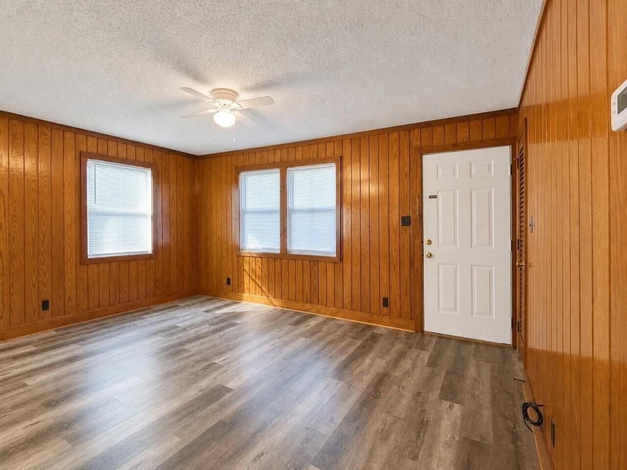 330 Michael Cir - Photo 7 of 13