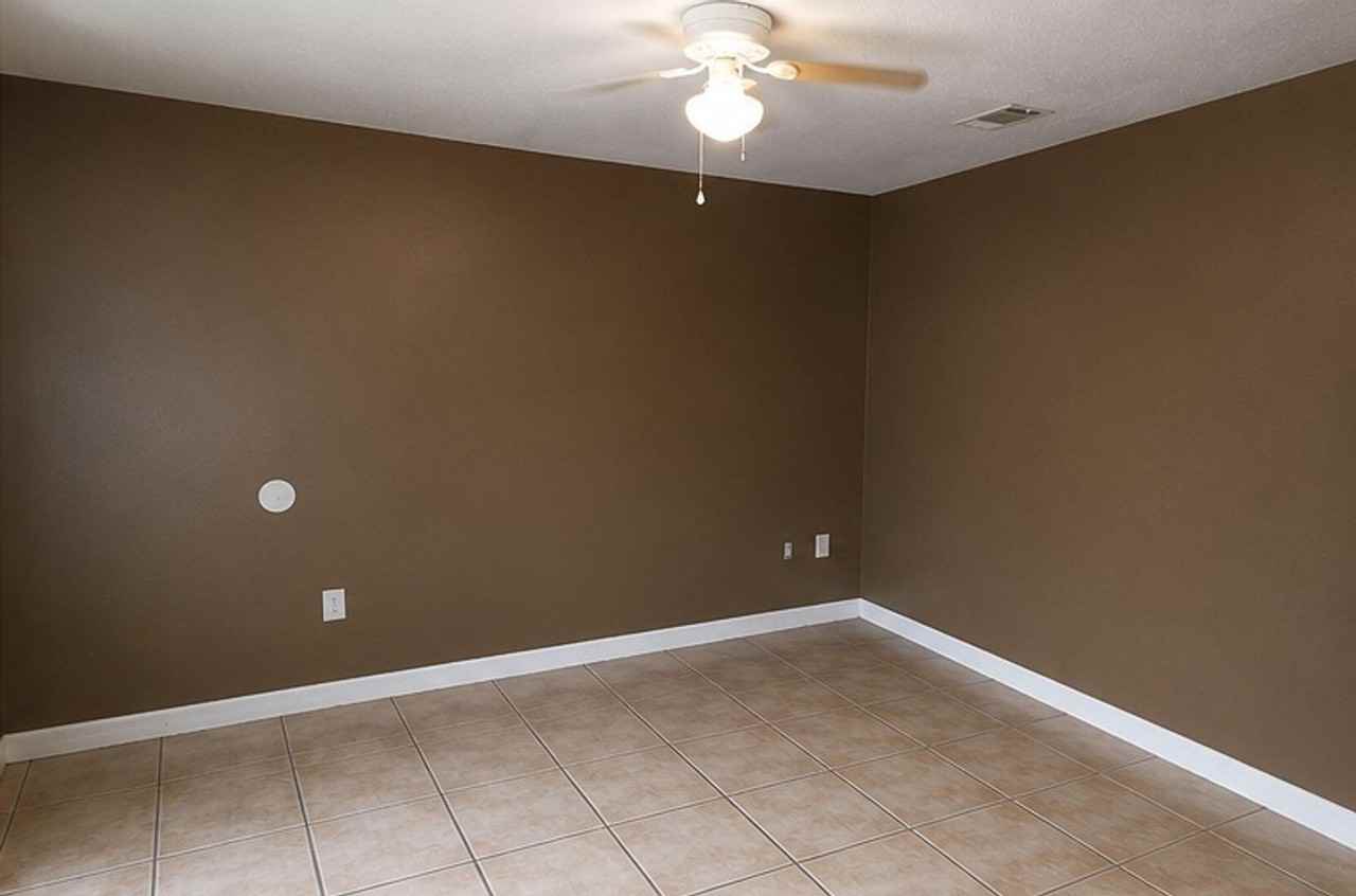 102 Chicago Ave Se - Photo 5 of 6
