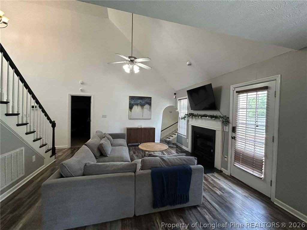 113 Blue Water Dr - Photo 3 of 28