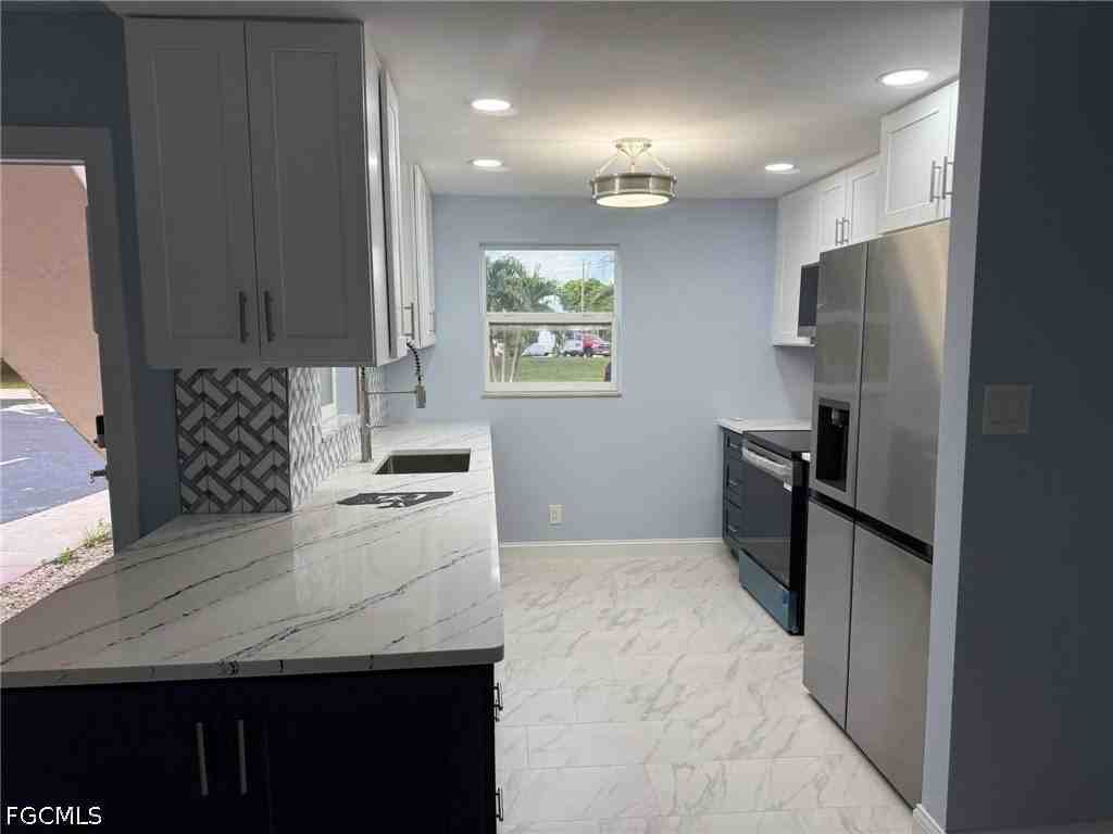 828 Victoria Dr #C7 - Photo 5 of 28