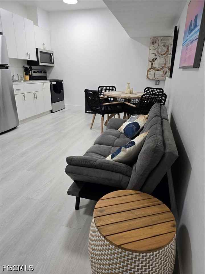4325 Sw 7th Ave - Photo 7 of 26