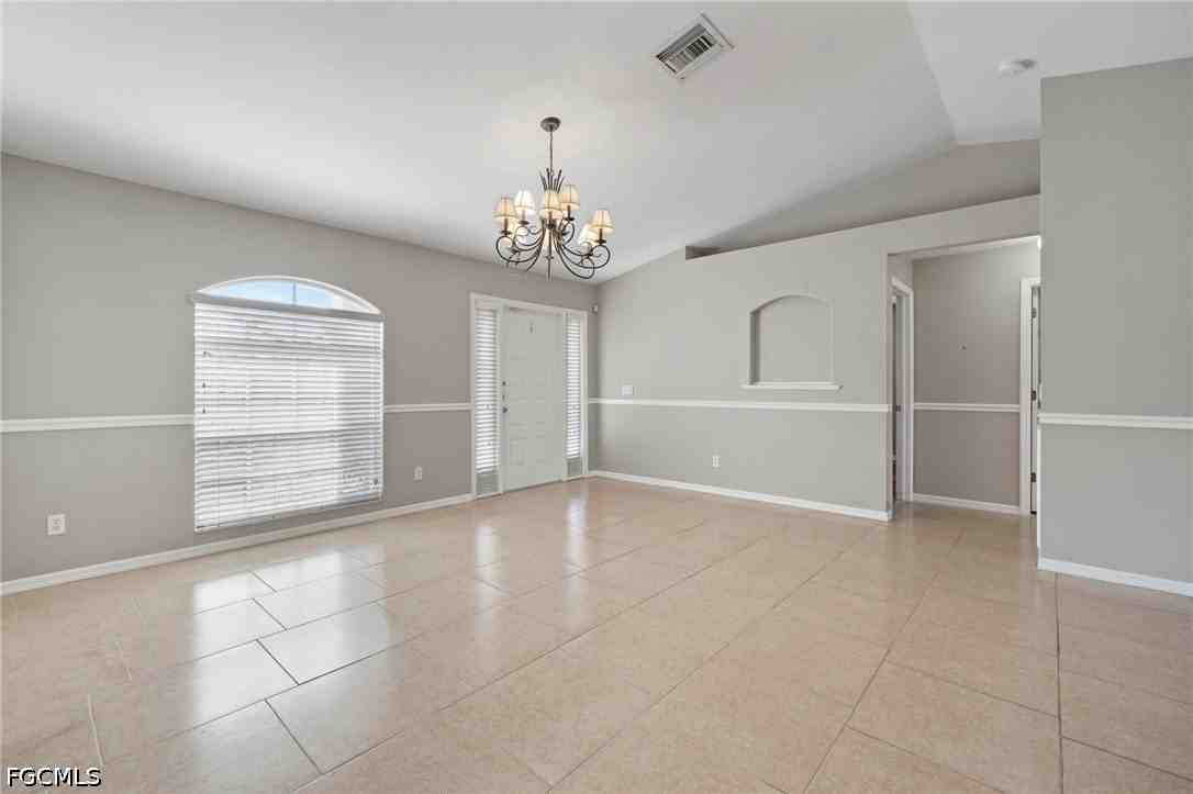 206 Se 1st Pl - Photo 4 of 20
