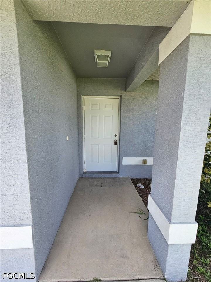 1036 Se 11th St - Photo 2 of 18