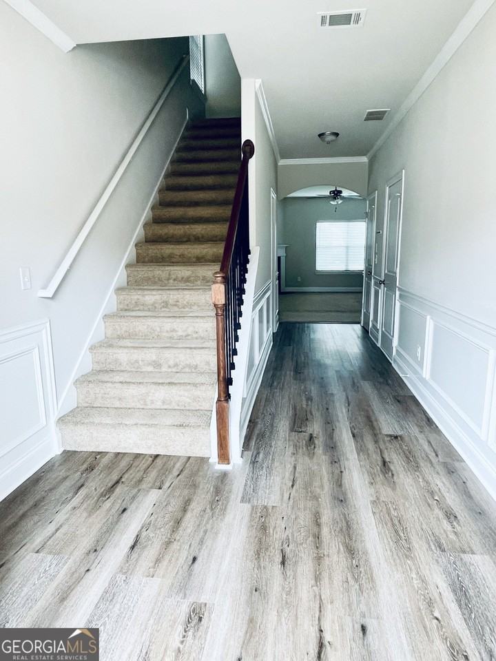112 Leland Ln - Photo 2 of 16