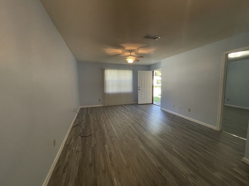 1411 Baymeadows Dr Apt B #1 - Photo 5 of 10