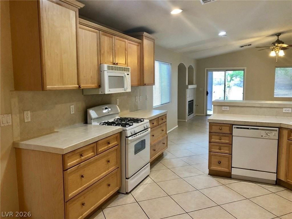 11212 Playa Bonita Ave - Photo 6 of 29