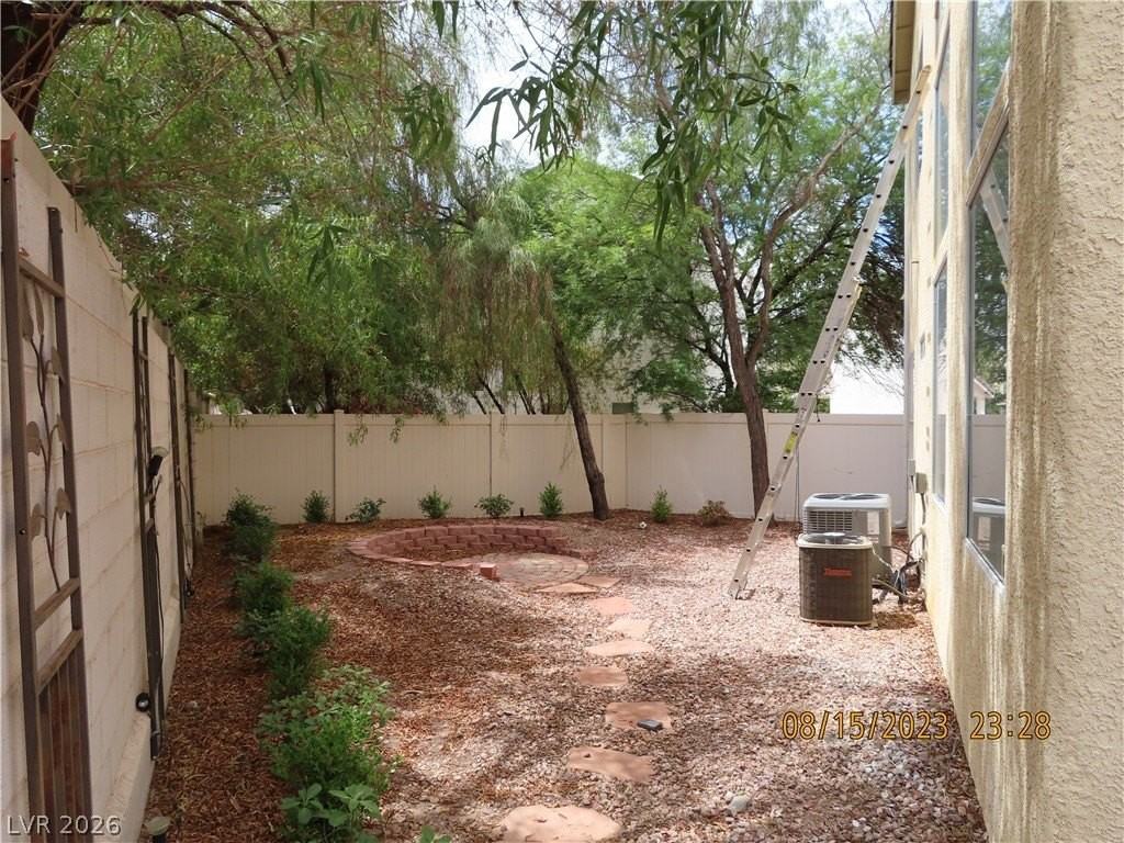 1561 Tillman Falls Ave - Photo 3 of 46